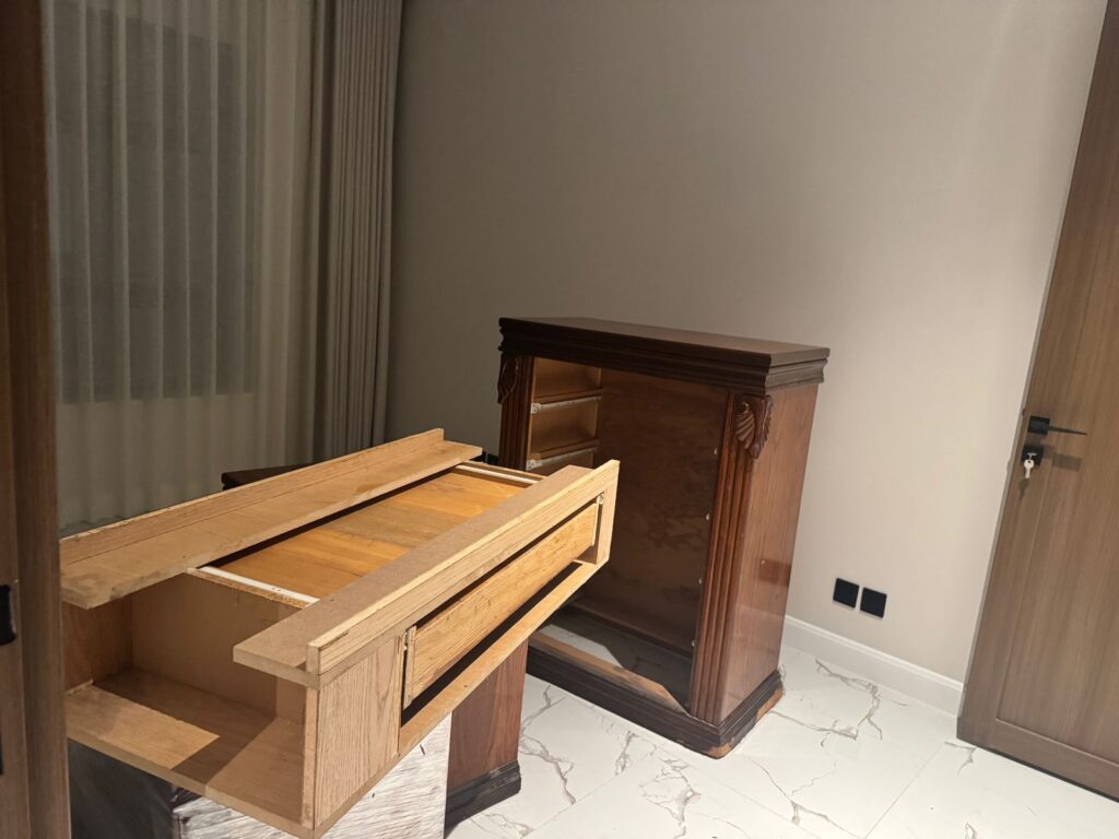 فك وتركيب اثاث